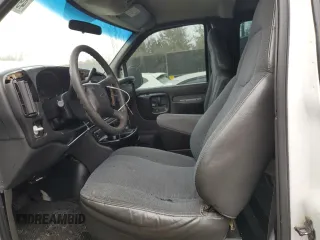 2002 Chevrolet Express with VIN 1GAHG39RX21192437, listed as a Copart auction lot 49140035 with 195,434 mi miles and Salvage Title. Bid and sale history available at carsss.com. Image 7.
