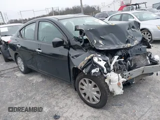 2019 Nissan Versa SV z VIN 3N1CN7APXKL817066, wystawiony jako IAAI lot #41387531 z przebiegiem 57 197 mil mil oraz . Historia ofert i sprzedaży dostępna na DreamBid. Obrazek 1.