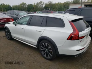 2020 Volvo V60 z VIN YV4102WK7L1030763, wystawiony jako Copart lot #67087483 z przebiegiem 44 861 mil mil oraz . Historia ofert i sprzedaży dostępna na DreamBid. Obrazek 2.