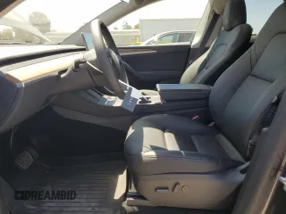 2024 Tesla Model Y Long Range с VIN 7SAYGDEE1RF060140, выставлен на аукционе Copart как лот 60923445 с пробегом 12 765 миль миль и Списание • Salvage title. История ставок и продаж доступна на DreamBid. Изображение 7.