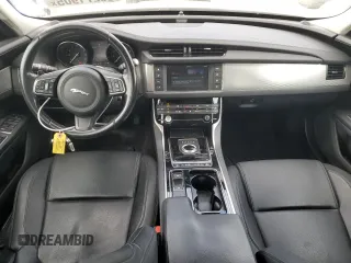 2018 Jaguar XF 25t Premium with VIN SAJBD4FX7JCY67261, listed as a Copart auction lot 89271905 with 89,652 mi miles and Clean Title. Bid and sale history available at carsss.com. Image 8.