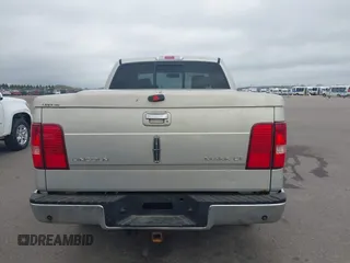 2006 Lincoln Mark LT with VIN 5LTPW185X6FJ17249, listed as a IAAI auction lot 42146867 with 1 mi miles. Bid and sale history available at carsss.com. Image 16.