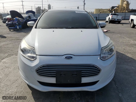 2015 Ford Focus Electric with VIN 1FADP3R43FL204874, listed as a Copart auction lot 57968814 with 104,590 mi miles and Clean Title. Bid and sale history available at carsss.com. Image 5.