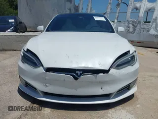 2018 Tesla Model S 75D z VIN 5YJSA1E25JF245269, wystawiony jako IAAI lot #42335263 z przebiegiem 56 086 mil mil oraz . Historia ofert i sprzedaży dostępna na DreamBid. Obrazek 6.