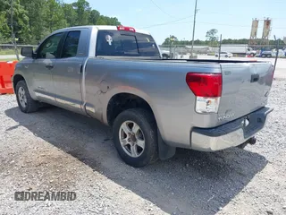 2010 Toyota Tundra z VIN 5TFUW5F16AX119032, wystawiony jako IAAI lot #42442454 z przebiegiem 221 804 mil mil oraz . Historia ofert i sprzedaży dostępna na DreamBid. Obrazek 3.