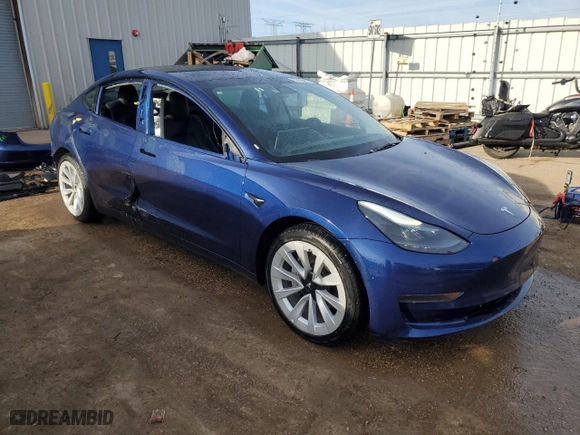 2022 Tesla Model 3 with VIN 5YJ3E1EA1NF369867, listed as a Copart auction lot 48587355 with 81,442 mi miles and Salvage Title. Bid and sale history available at carsss.com. Image 4.