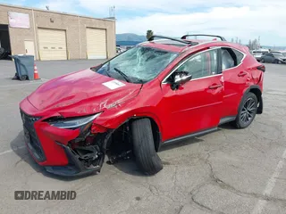 2024 Lexus NX 350h Premium z VIN 2T2GKCEZ7RC025509, wystawiony jako IAAI lot #41998061 z przebiegiem 29 737 mil mil oraz . Historia ofert i sprzedaży dostępna na DreamBid. Obrazek 2.