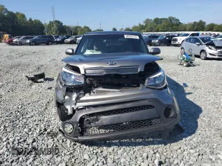 2019 Kia Soul z VIN KNDJN2A26K7025643, wystawiony jako Copart lot #68259123 z przebiegiem Nie podano mil oraz Szkoda całkowita • Salvage title. Historia ofert i sprzedaży dostępna na DreamBid. Obrazek 5.