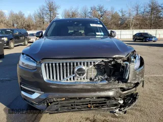 2023 Volvo XC90 Plus with VIN YV4062PN9P1984620, listed as a Copart auction lot 84112814 with 15,422 mi miles and Salvage Title. Bid and sale history available at carsss.com. Image 5.