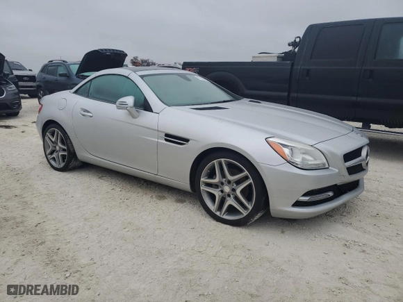 2015 Mercedes-Benz SLK-Class SLK 250 with VIN WDDPK4HA9FF103541, listed as a Copart auction lot 77197404 with NaN miles and Non Repairable. Bid and sale history available at carsss.com. Image 4.