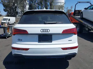 2024 Audi Q5 S line Premium Plus z VIN WA1E2AFY5R2043487, wystawiony jako IAAI lot #41938172 z przebiegiem 19 658 mil mil oraz . Historia ofert i sprzedaży dostępna na DreamBid. Obrazek 17.