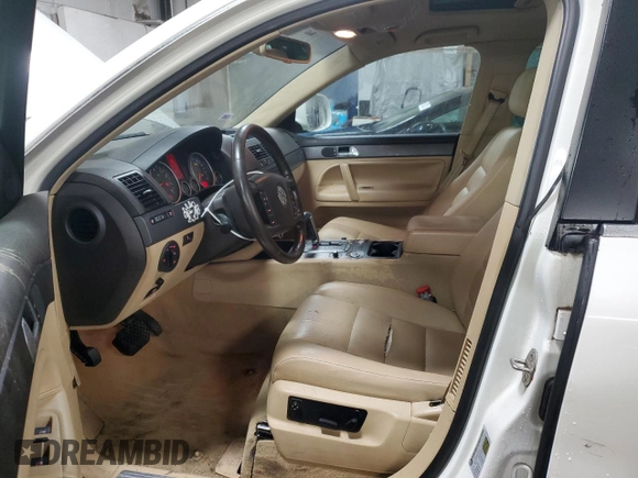 2008 Volkswagen Touareg V6 с VIN WVGBE77L18D001404, выставлен на аукционе Copart как лот 51045355 с пробегом 120 082 миль миль и Списание • Salvage title. История ставок и продаж доступна на DreamBid. Изображение 7.