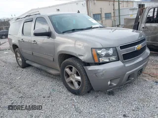 2012 Chevrolet Suburban LT with VIN 1GNSCJE05CR277815, listed as a IAAI auction lot 41673065 with 232,354 mi miles. Bid and sale history available at carsss.com. Image 1.