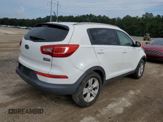 2012 Kia Sportage LX z VIN KNDPBCA23C7221128, wystawiony jako Copart lot #60333615 z przebiegiem Nie podano mil oraz Czysty tytuł • Clean title. Historia ofert i sprzedaży dostępna na DreamBid. Obrazek 3.