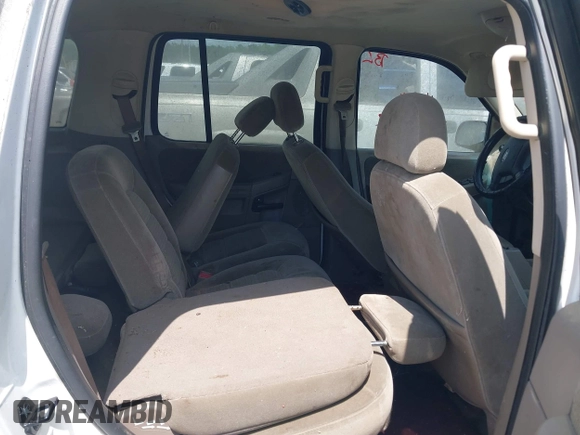 2002 Ford Explorer XLT z VIN 1FMZU63K32UD23218, wystawiony jako IAAI lot #41970394 z przebiegiem 219 628 mil mil oraz . Historia ofert i sprzedaży dostępna na DreamBid. Obrazek 8.