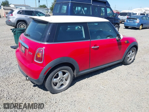 2010 MINI Hardtop with VIN WMWMF3C57ATU78437, listed as a IAAI auction lot 42754446 with 73,907 mi miles and . Bid and sale history available at DreamBid. Image 4.