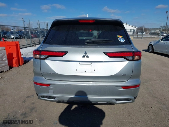 2024 Mitsubishi Outlander SE with VIN JA4J4VA89RZ007767, listed as a IAAI auction lot 41380108 with 14,751 mi miles. Bid and sale history available at carsss.com. Image 16.
