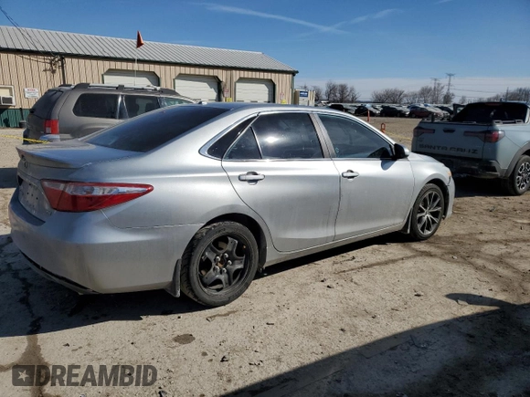 2015 Toyota Camry XLE with VIN 4T1BF1FK2FU031172, listed as a Copart auction lot 46034555 with 82,396 mi miles and Salvage Title. Bid and sale history available at carsss.com. Image 3.