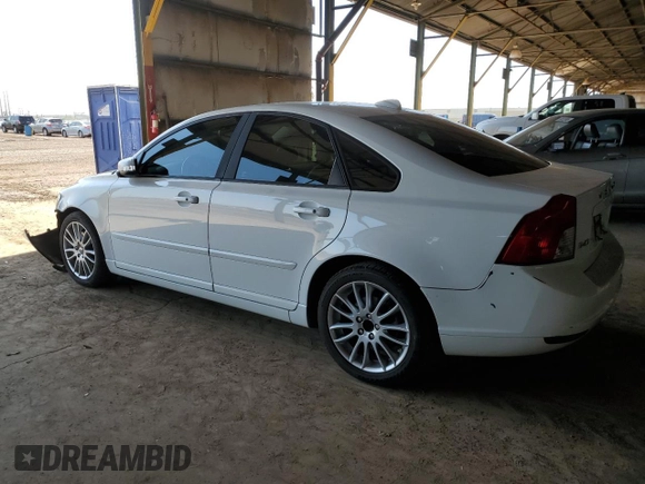 2010 Volvo S40 z VIN YV1382MS0A2488945, wystawiony jako Copart lot #60099445 z przebiegiem 191 381 mil mil oraz Szkoda całkowita • Salvage title. Historia ofert i sprzedaży dostępna na DreamBid. Obrazek 2.