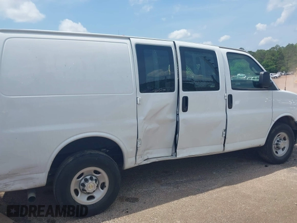 2023 Chevrolet Express Cargo z VIN 1GCWGAFP8P1259579, wystawiony jako IAAI lot #42040508 z przebiegiem 25 681 mil mil oraz . Historia ofert i sprzedaży dostępna na DreamBid. Obrazek 13.