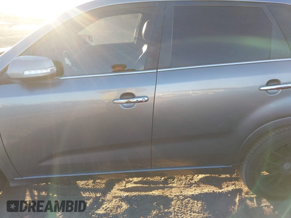 2014 Kia Sorento SX with VIN 5XYKW4A75EG457768, listed as a IAAI auction lot 41388412 with 129,691 mi miles. Bid and sale history available at carsss.com. Image 14.