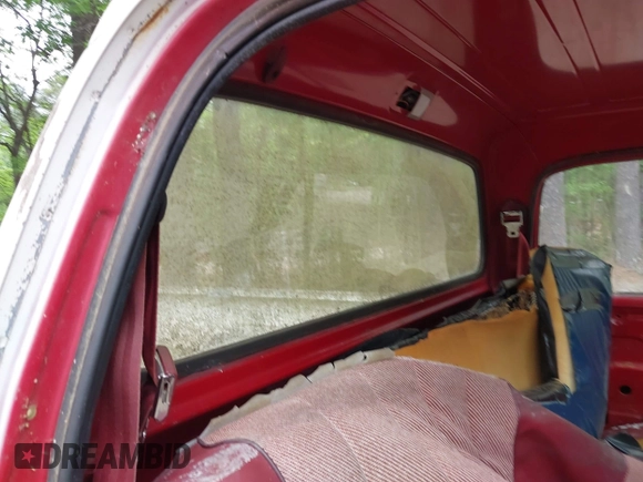 1986 Dodge Trucks z VIN 1B7HD14T7GS103836, wystawiony jako IAAI lot #42086259 z przebiegiem 83 201 mil mil oraz . Historia ofert i sprzedaży dostępna na DreamBid. Obrazek 8.