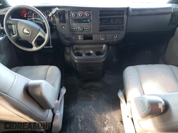 2022 Chevrolet Express Passenger LS z VIN 1GAZGNFP1N1278436, wystawiony jako Copart lot #42293525 z przebiegiem 32 806 mil mil oraz Szkoda całkowita • Salvage title. Historia ofert i sprzedaży dostępna na DreamBid. Obrazek 8.