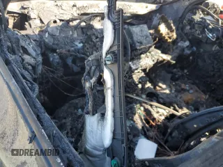2019 Kia Sorento LX z VIN 5XYPG4A5XKG490455, wystawiony jako Copart lot #57693815 z przebiegiem Nie podano mil oraz Nie do naprawy • Non repairable. Historia ofert i sprzedaży dostępna na DreamBid. Obrazek 8.