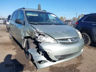 2006 Toyota Sienna CE z VIN 5TDZA23C56S461738, wystawiony jako IAAI lot #41313537 z przebiegiem 254 860 mil mil oraz . Historia ofert i sprzedaży dostępna na DreamBid. Obrazek 1.