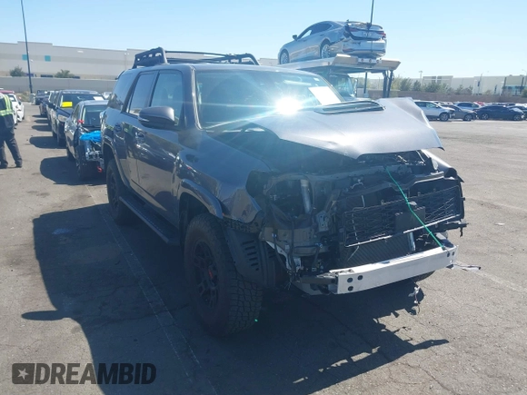 2023 Toyota 4Runner TRD Pro z VIN JTELU5JR3P6167676, wystawiony jako IAAI lot #41861287 z przebiegiem 25 795 mil mil oraz . Historia ofert i sprzedaży dostępna na DreamBid. Obrazek 1.
