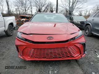 2025 Toyota Camry LE z VIN 4T1DBADK7SU010111, wystawiony jako Copart lot #49483295 z przebiegiem 2 765 mil mil oraz Szkoda całkowita • Salvage title. Historia ofert i sprzedaży dostępna na DreamBid. Obrazek 5.