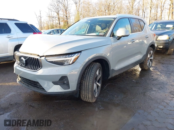 2024 Volvo XC40 Plus Bright Theme with VIN YV4L12UE9R2298185, listed as a IAAI auction lot 41511005 with 21,629 mi miles. Bid and sale history available at carsss.com. Image 17.