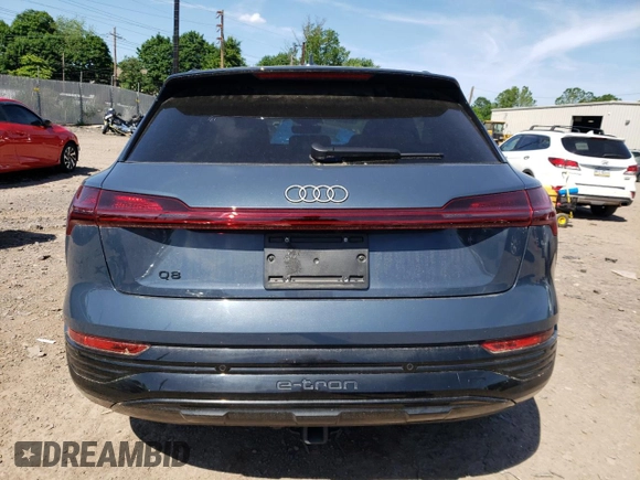 2024 Audi Q8 e-tron Premium Plus z VIN WA15AAGE7RB016864, wystawiony jako Copart lot #56564354 z przebiegiem 11 541 mil mil oraz Szkoda całkowita • Salvage title. Historia ofert i sprzedaży dostępna na DreamBid. Obrazek 6.