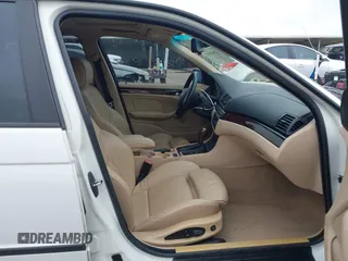 2005 BMW 3 Series 325i with VIN WBAEV33495KX09686, listed as a IAAI auction lot 42040947 with 125,221 mi miles and . Bid and sale history available at DreamBid. Image 5.