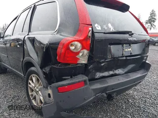 2006 Volvo XC90 4.4L V8 with VIN YV4CZ852661294452, listed as a IAAI auction lot 41720039 with 182,645 mi miles. Bid and sale history available at carsss.com. Image 6.