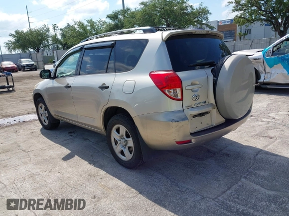 2007 Toyota RAV4 with VIN JTMBD33V476028333, listed as a IAAI auction lot 42077650 with 100,244 mi miles. Bid and sale history available at carsss.com. Image 3.
