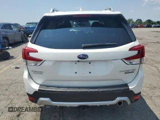 2023 Subaru Forester Touring z VIN JF2SKARC5PH522318, wystawiony jako Copart lot #63442695 z przebiegiem 12 038 mil mil oraz Szkoda całkowita • Salvage title. Historia ofert i sprzedaży dostępna na DreamBid. Obrazek 6.