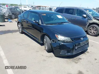2013 Scion tC z VIN JTKJF5C78D3061814, wystawiony jako IAAI lot #42235398 z przebiegiem 114 155 mil mil oraz . Historia ofert i sprzedaży dostępna na DreamBid. Obrazek 1.