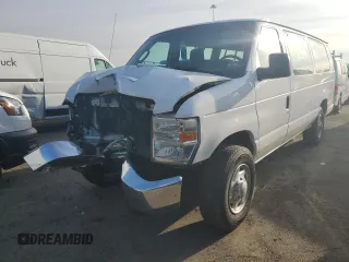 2010 Ford Econoline Passenger XL z VIN 1FBSS3BL0ADA61388, wystawiony jako Copart lot #57390475 z przebiegiem 170 080 mil mil oraz Szkody całkowita. Historia ofert i sprzedaży dostępna na DreamBid. Obrazek 1.