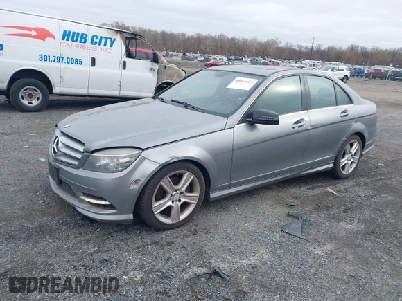 2011 Mercedes-Benz C 300 Sport z VIN WDDGF8BB8BR143194, wystawiony jako IAAI lot #40863424 z przebiegiem 223 872 mil mil oraz . Historia ofert i sprzedaży dostępna na DreamBid. Obrazek 17.