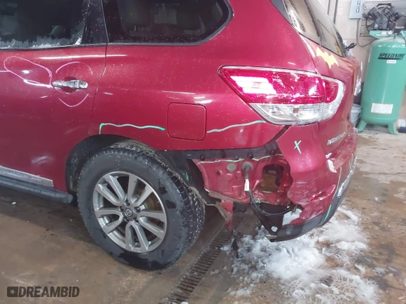 2014 Nissan Pathfinder S with VIN 5N1AR2MM4EC630270, listed as a IAAI auction lot 41718187 with 110,360 mi miles. Bid and sale history available at carsss.com. Image 6.