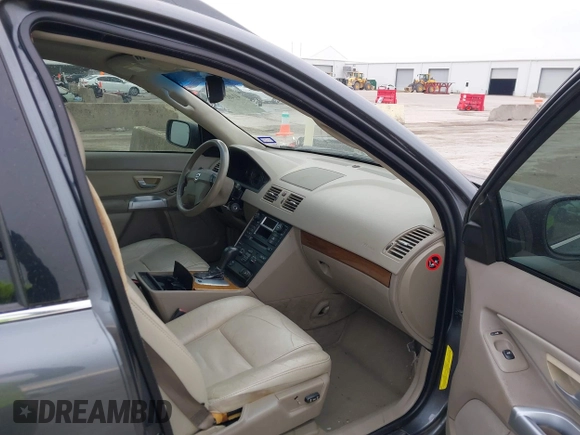2006 Volvo XC90 2.5L Turbo with VIN YV4CY592461251420, listed as a IAAI auction lot 41403792 with 1 mi miles. Bid and sale history available at carsss.com. Image 5.