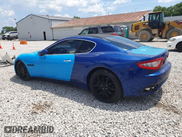2008 Maserati GranTurismo z VIN ZAMGJ45A180038235, wystawiony jako Copart lot #63444435 z przebiegiem 27 mil mil oraz Czysty tytuł • Clean title. Historia ofert i sprzedaży dostępna na DreamBid. Obrazek 2.
