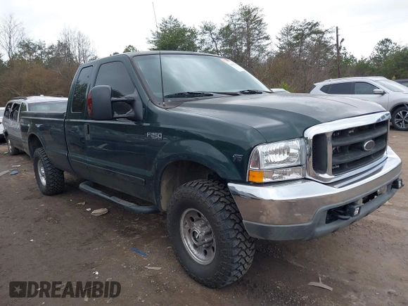 2001 Ford Super Duty F-250 XL with VIN 1FTNX21SX1EA07328, listed as a IAAI auction lot 41493164 with 221,991 mi miles. Bid and sale history available at carsss.com. Image 1.