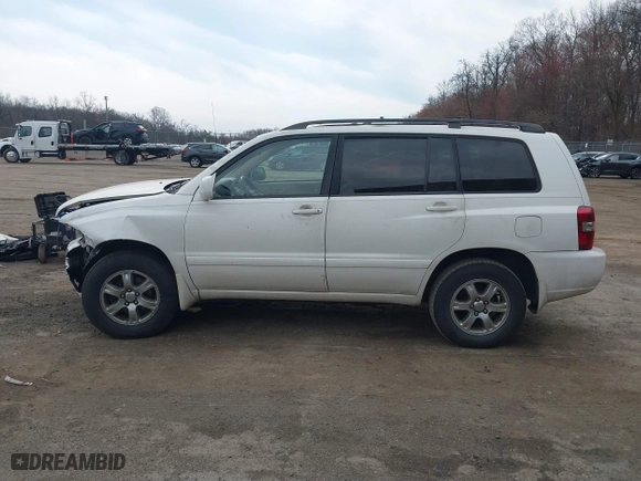 2006 Toyota Highlander w/3rd Row with VIN JTEEP21A560150131, listed as a IAAI auction lot 41843601 with 226,586 mi miles. Bid and sale history available at carsss.com. Image 14.