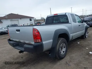 2006 Toyota Tacoma with VIN 5TEUX42N66Z233581, listed as a IAAI auction lot 41897141 with 153,117 mi miles and . Bid and sale history available at DreamBid. Image 4.