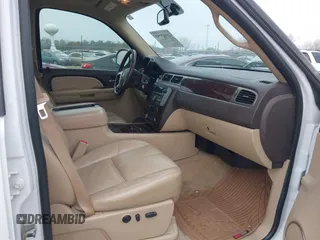 2007 GMC Sierra Denali z VIN 2GTEK638671689948, wystawiony jako IAAI lot #41963753 z przebiegiem 192 416 mil mil oraz . Historia ofert i sprzedaży dostępna na DreamBid. Obrazek 5.