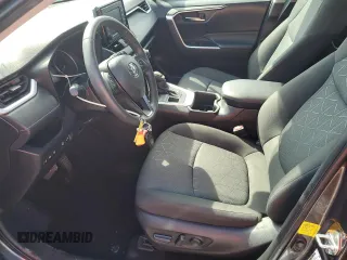 2022 Toyota RAV4 XLE z VIN 2T3P1RFV2NC277952, wystawiony jako Copart lot #61972445 z przebiegiem 46 798 mil mil oraz Szkoda całkowita • Salvage title. Historia ofert i sprzedaży dostępna na DreamBid. Obrazek 7.