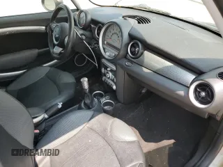 2007 MINI Hardtop S z VIN WMWMF73587TL83630, wystawiony jako Copart lot #59423765 z przebiegiem 129 066 mil mil oraz Tytuł czysty. Historia ofert i sprzedaży dostępna na DreamBid. Obrazek 8.