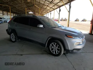 2017 Jeep Cherokee Latitude с VIN 1C4PJLCB0HW502753, выставлен на аукционе Copart как лот 64285875 с пробегом 111 659 миль миль и Списание • Salvage title. История ставок и продаж доступна на DreamBid. Изображение 4.